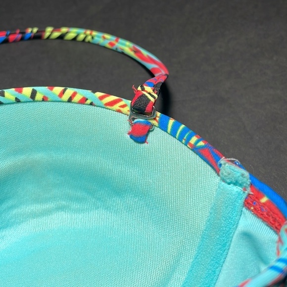 FOREVER 21 tropical padded bikini top in size 34B - Picture 7 of 9
